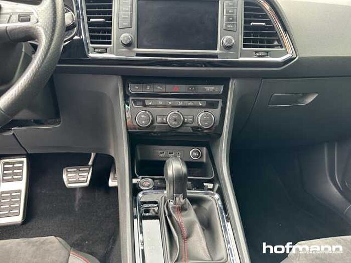 SEAT Ateca FR DSG 4WD AHK 360 Kamera 8-Fach El. Pano Navi Alcantara Soundsystem LED E
