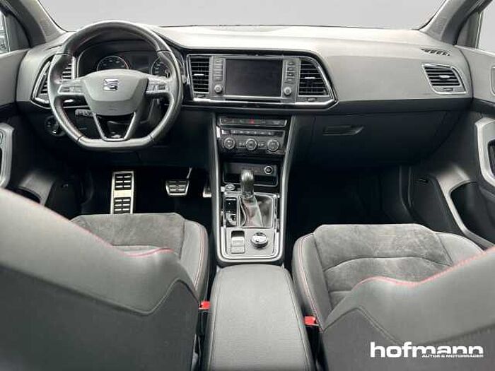SEAT Ateca FR DSG 4WD AHK 360 Kamera 8-Fach El. Pano Navi Alcantara Soundsystem LED E