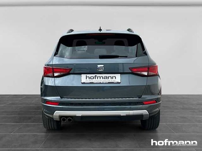 SEAT Ateca FR DSG 4WD AHK 360 Kamera 8-Fach El. Pano Navi Alcantara Soundsystem LED E