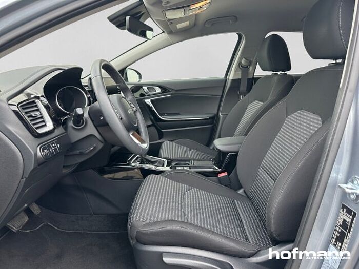 Kia Ceed Ultimate JBL LED Navi ACC CarPlay Keyless PDC SHZ LenkradHZG Privacyverglas cee'd