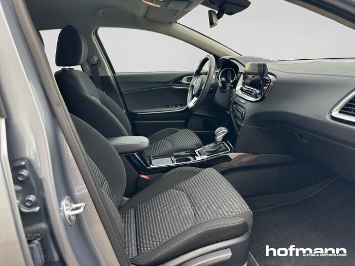 Kia Ceed Ultimate JBL LED Navi ACC CarPlay Keyless PDC SHZ LenkradHZG Privacyverglas cee'd