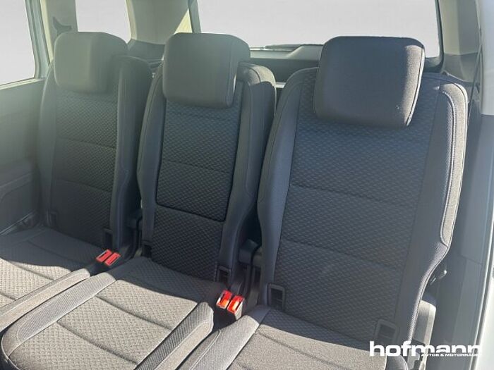 Volkswagen Touran United 1.5 TSI Sportpaket Navi LED El.Heckklappe...