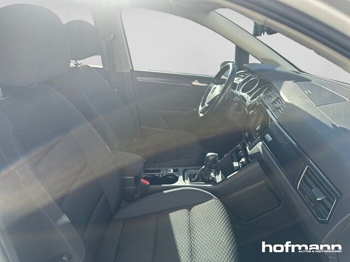 Volkswagen Touran United 1.5 TSI Sportpaket Navi LED El.Heckklappe...